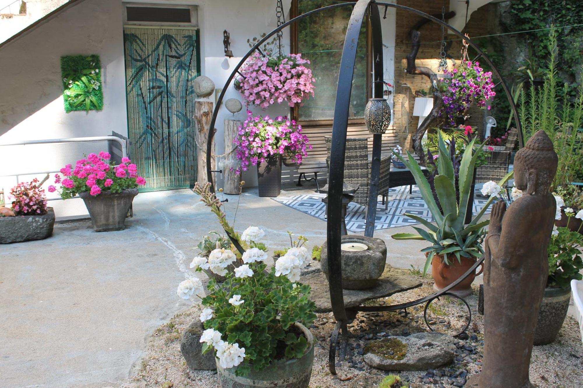 Studio Malou, Cuisine, Salle D'Eau, Terrasse Amenagee Olliergues Екстер'єр фото